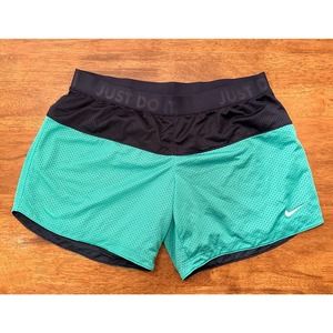 NWOT Nike Dri-Fit Women’s Athletic Activewear Running Shorts Large